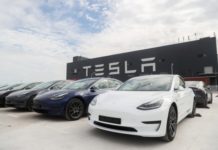 Электрокары Tesla превратились в “бумбокс”