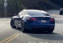 На улицах стали замечать новую версию Model S