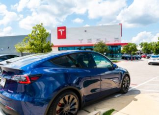 Tesla уменьшила цену на Model 3 и Model Y