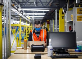 Amazon увольняет своих сотрудников из Чикаго