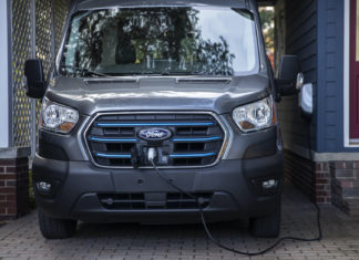 Ford говорит о новом плане перехода e-Transit