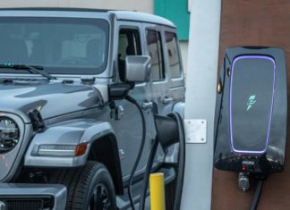 Jeep и Electirfy America подписали новый контракт по EV-станциям