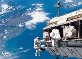 Астронавты НАСА совершили новую космическую прогулку на МКС