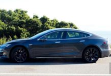 Tesla убила двух людей