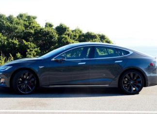 Tesla убила двух людей