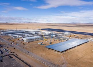 Facebook наращивает темпы перехода на возобновляемую энергию