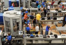 Центр CDC США изменил правила для вакцинированных граждан