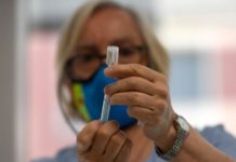 Приложения для знакомств поощряют вакцинированных от COVID-19