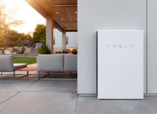 Tesla представила новую версию Powerwal