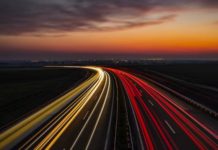 Дорога, заряжающая электрокары, больше не фантастика