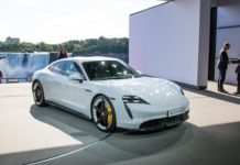 Porsche отзывает Taycan EV по всему миру