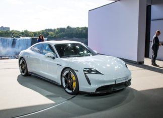 Porsche отзывает Taycan EV по всему миру
