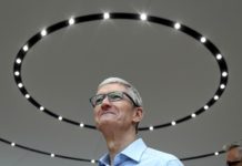 Apple откладывает возвращение сотрудников в офисы