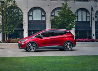 Вы можете обратиться к Chevrolet для замены аккумулятора Bolt EV