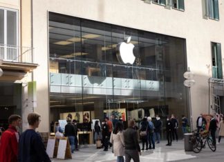 Apple уволила сотрудницу, заявляющую о домогательствах и опасной рабочей среде