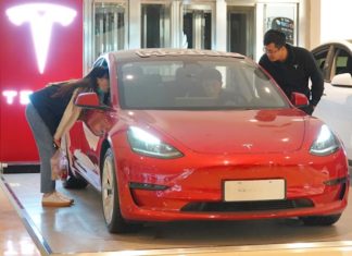 Доходы Tesla продолжают рости несмотря ни на что