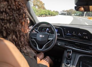 General Motors представила Super Cruise, улучшенную систему помощи водителям