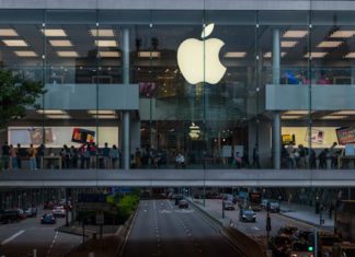 Apple наняла специалиста из Tesla