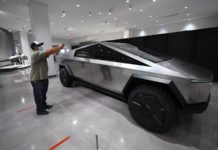 Tesla Cybertruck выйдет в четырёхмоторном варианте