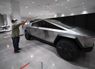 Tesla Cybertruck выйдет в четырёхмоторном варианте