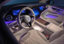 Mercedes-Benz внедряет исправление ошибки системы, позволяющей смотреть видео во время поездки