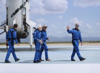 Джефф Безос и Ричард Брэнсон станут последними, кого наградят за покорение космоса