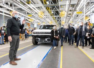 GM наконец-то осуществляет поставки Hummer EV