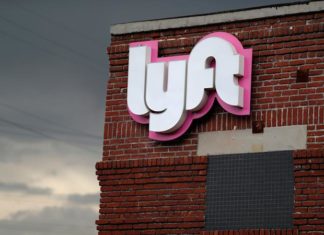 Lyft активно инвестирует в “лишение водителей такси прав и льгот”