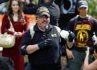 Крайне правая экстремистская группировка была обвинена в организации восстания у Капитолия