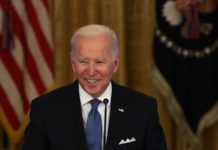 Джо Байден снова продвинул вперёд новые правила о ремонте устройств