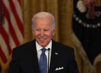 Джо Байден снова продвинул вперёд новые правила о ремонте устройств