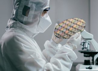 Правительство США может помочь покончить с дефицитом полупроводников