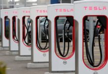 Зарядные станции Tesla наконец-то поддерживают электрокары других компаний