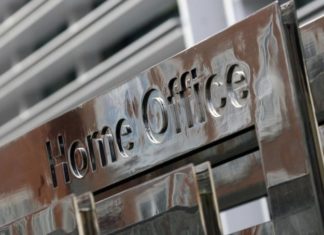 Британия открыто выступает против сквозного шифрования сервисов Facebook