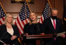 В США приняли закон, позволяющий женщинам подавать в суд на работодателей за домогательства