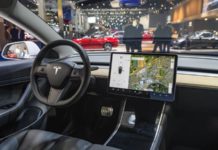 Tesla вернула функцию Full Self-Driving, из-за которой автомобиль вёл себя некорректно