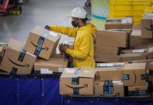 Amazon снова разрешила работникам не носить маски